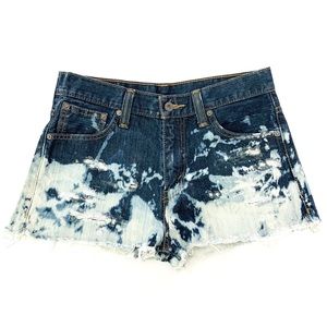 Levi’s 521 Cut-Off Bleach Jean Frayed Shorts 28